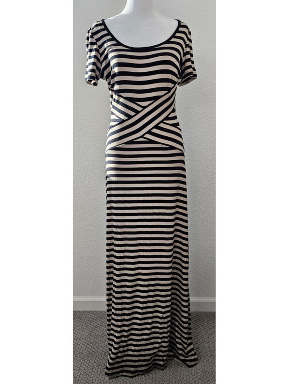 NWT BEIGE BY ECI NEW YORK  BLACK &  BEIGE STRIPE STRETCH MAXI DRESS SIZE M